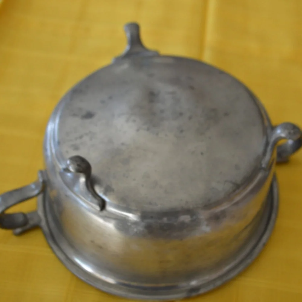 Antique-Small-Footed-Pot-Genuine-Pewter-Royal-Pewt
